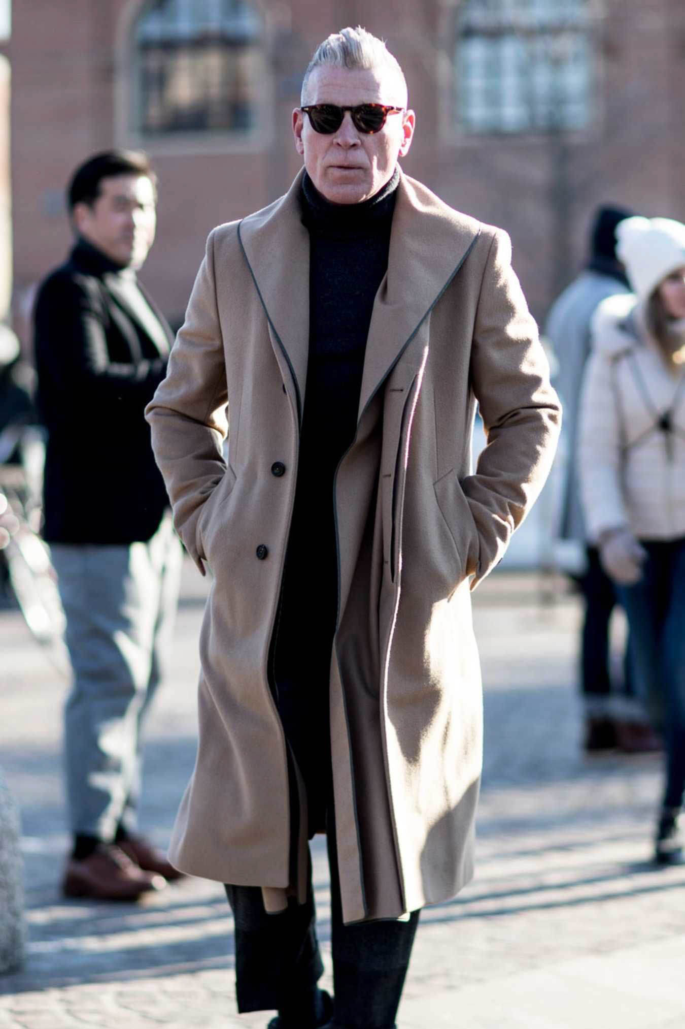 How To Wear A Trench Coat - Modern Men's Guide