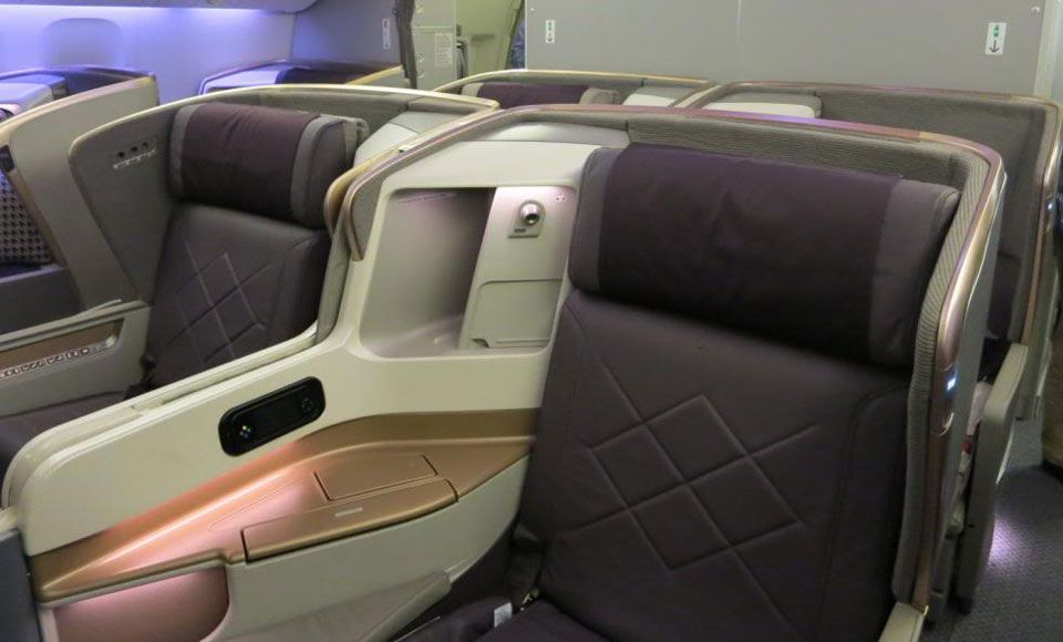 singapore airlines business class bassinet