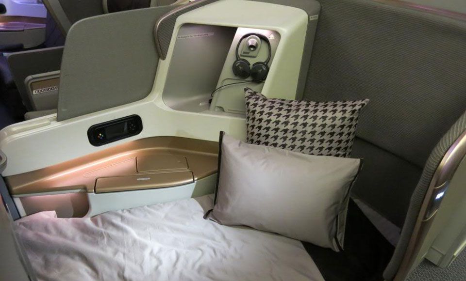 singapore airlines bassinet business class