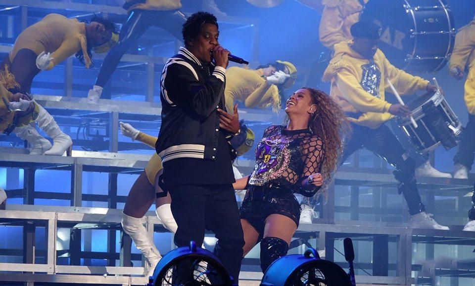 Memorable Moments: Jay Z & Beyoncé Stunt for Coachella Onlookers -  theJasmineBRAND