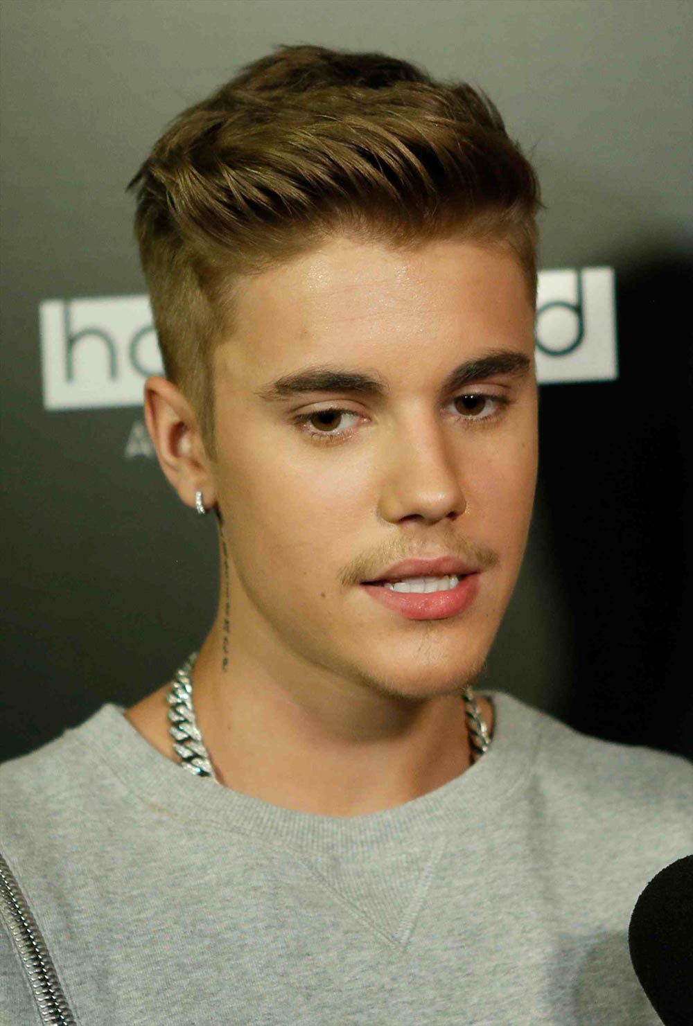 Justin Bieber unveils his new hairstyle  The Economic Times