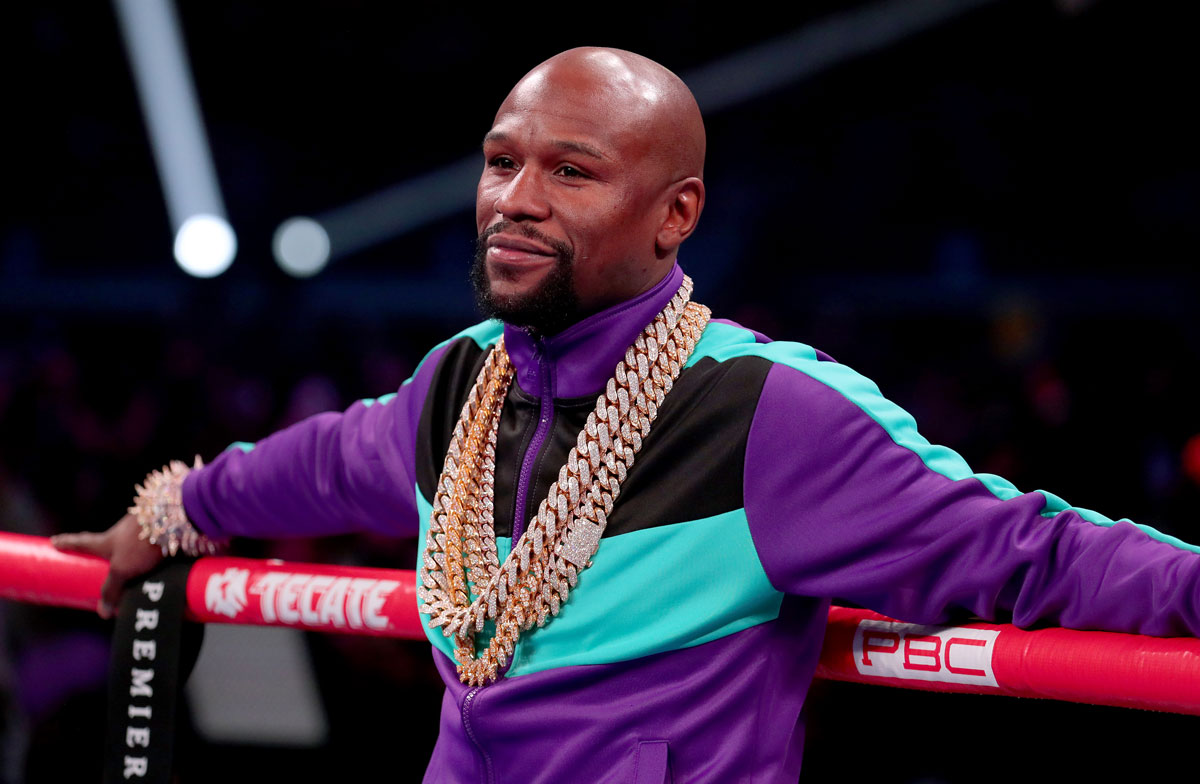 Floyd Mayweather Lives Up To 'Money' Moniker With Luxurious Dior Ensemble