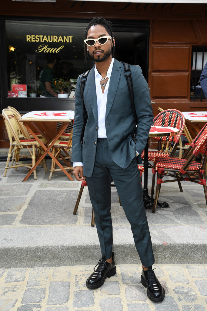 Michael B. Jordan's Simple Black Suit Is Your Master Class In Smart Casual  Style