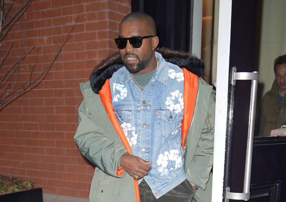 SoundPasta - Kanye West sports skin tight pants during his recent