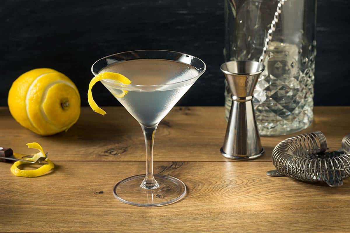 How Make An Awesome Gin Martini [2021 Recipe]