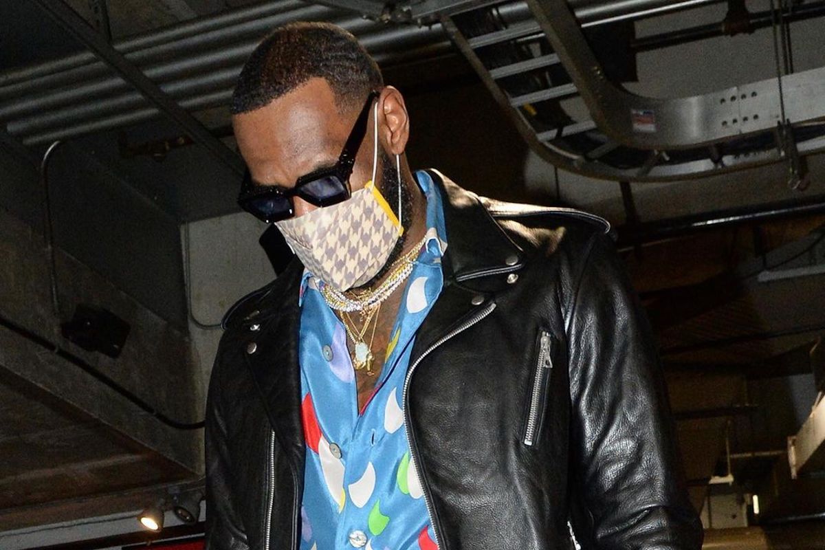 LeBron James Does The Unthinkable With Luxurious Pre-Game Outfit
