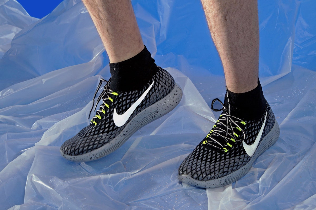 nike flyknit recycled running shoes