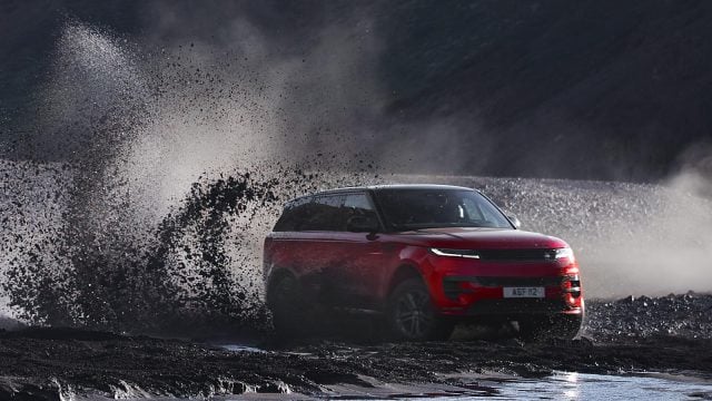 Red Range Rover conquers Australia's rugged outback.