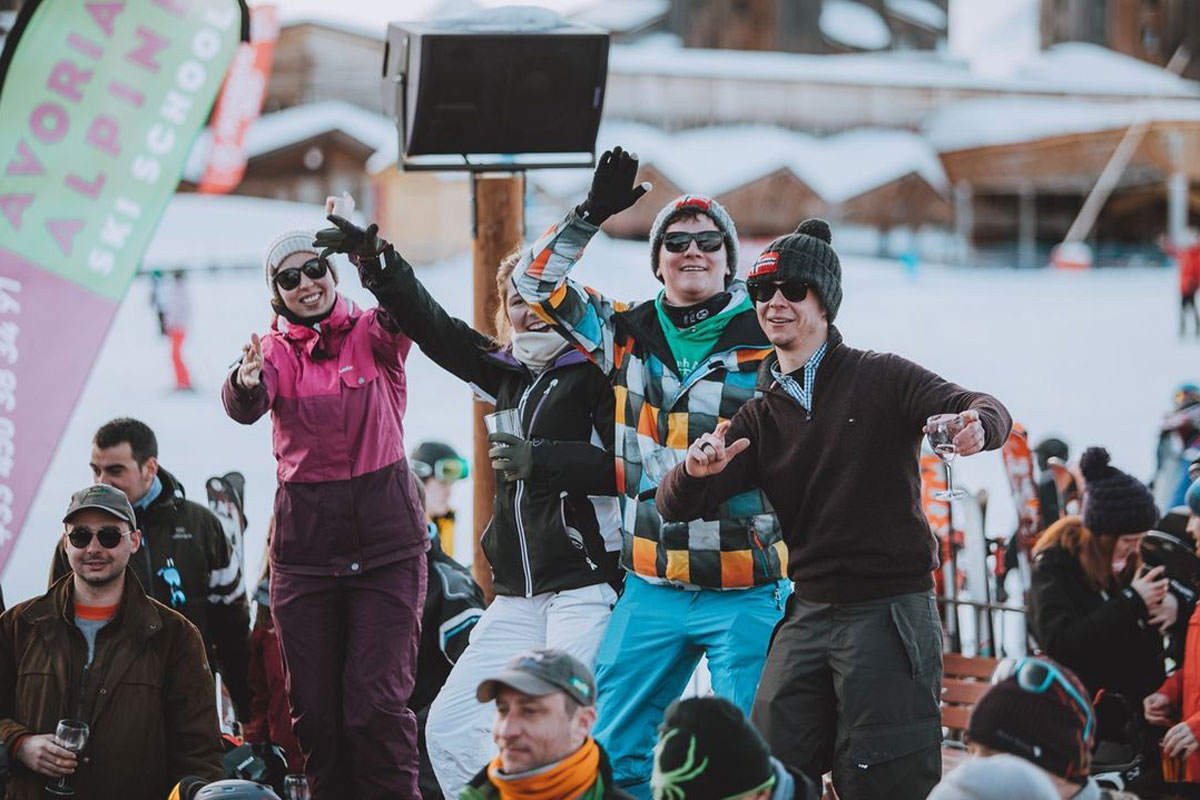 What Is Après-Ski? Best Resorts, What To Wear & More