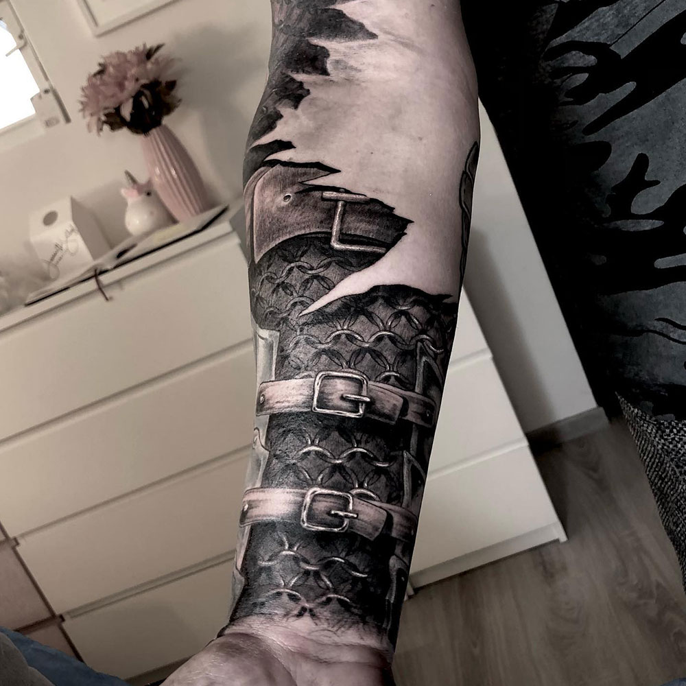 Pin de Blair Anne Beedeison en Horror tattoo ideas  Tatuaje de horror  Tatuajes atemorizantes Manga de tatuajes realista