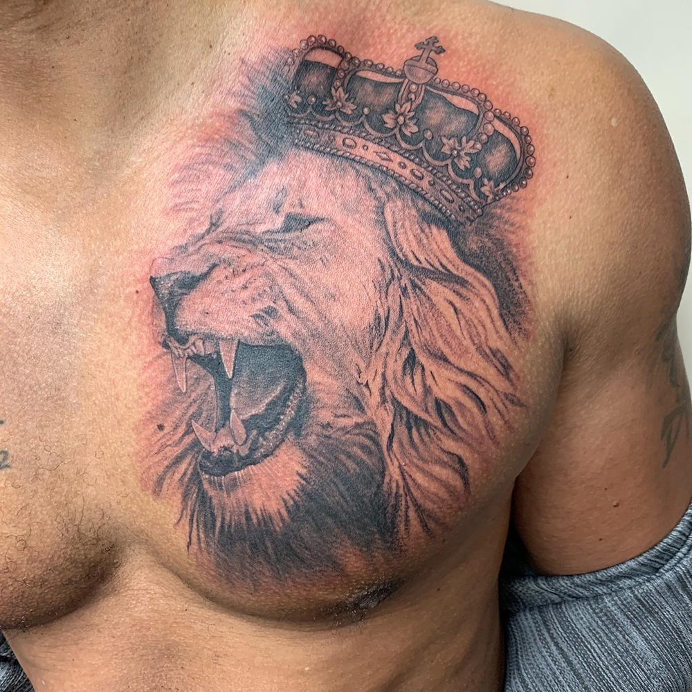 Chest tattoos for men: 18.630 foto e immagini stock esenti da diritti  d'autore |Shutterstock