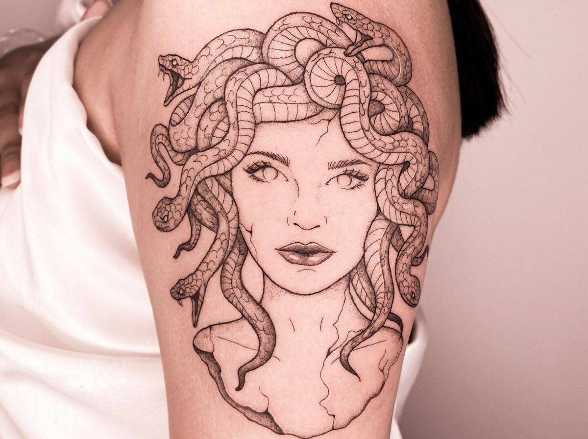 Amazon.com : Inkbox Temporary Tattoos, Semi-Permanent Tattoo, One Premium  Easy Long Lasting, Water-Resistant Temp Tattoo with For Now Ink - Lasts 1-2  Weeks, Medusa Tattoo, 4 x 4 in, Medusa : Beauty