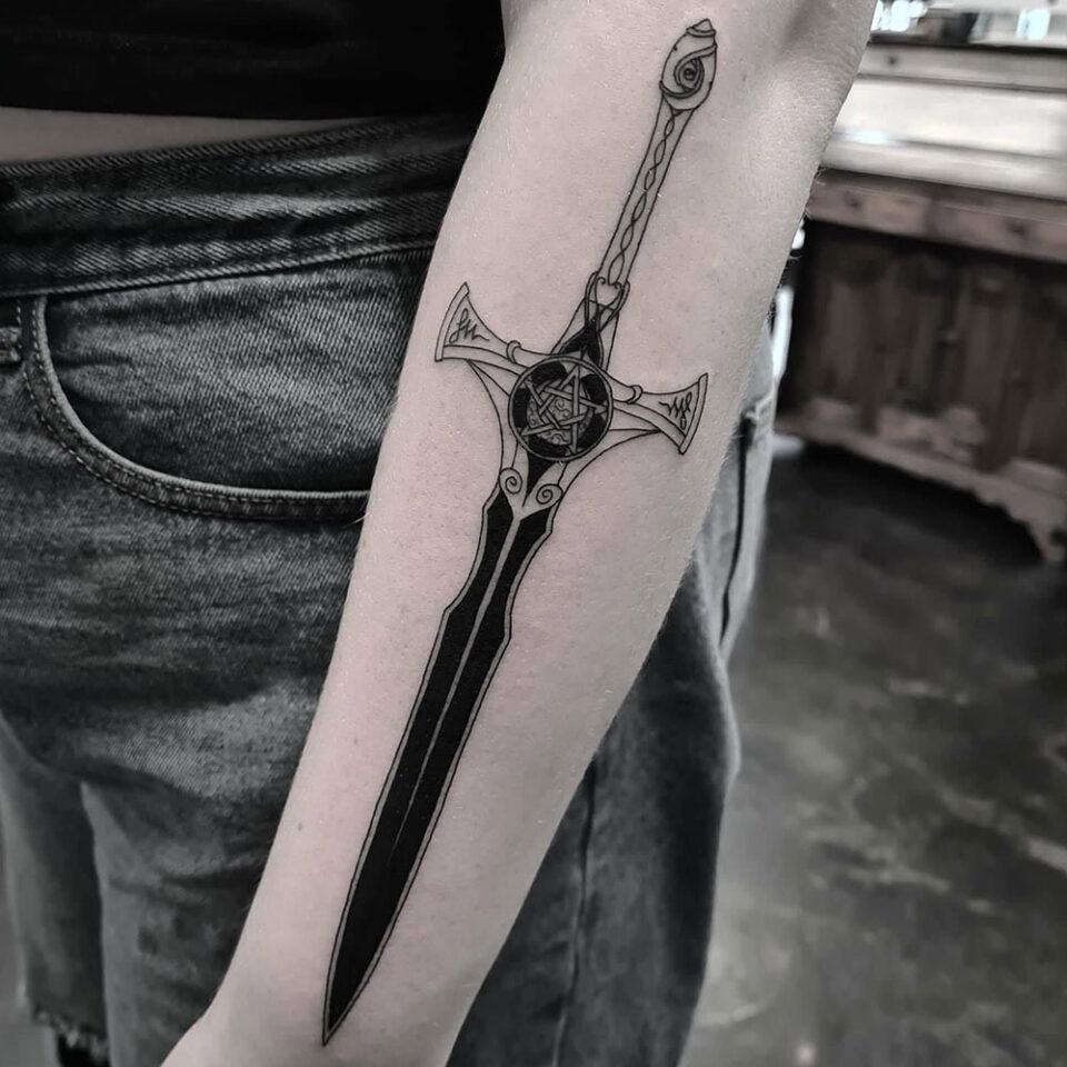 Claymore sword  nyc tattoo tattooideas tattooartist microtattoo  finelinetattoo singleneedletattoo leica microrealism  Jason Lu   jjjaylud on Instagram