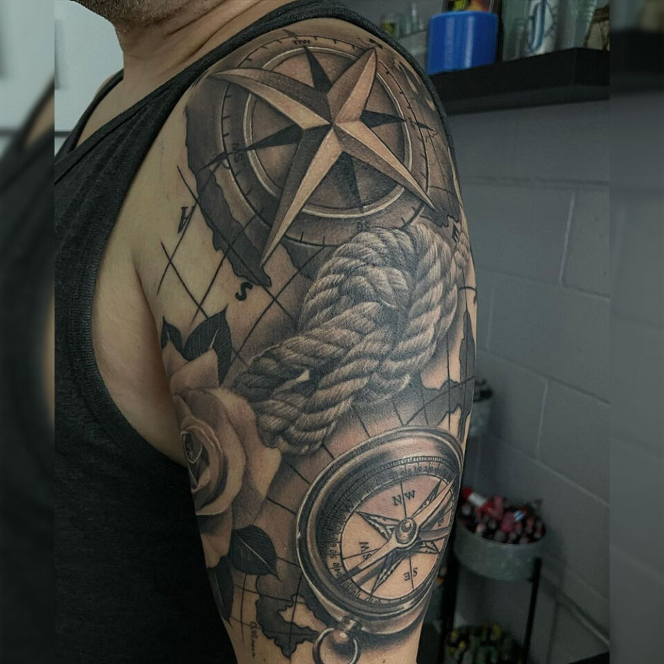 Rope Knot And Nautical Star Tattoo On Right Forearm