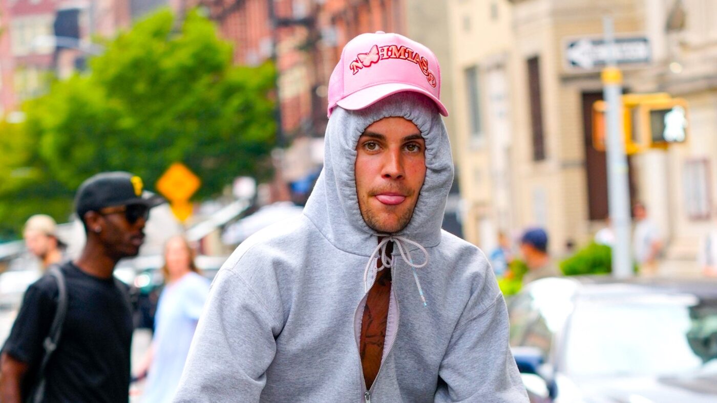 Justin Bieber's 'Hat Over Hoodie' Look Kickstarts Ridiculous New Trend ...