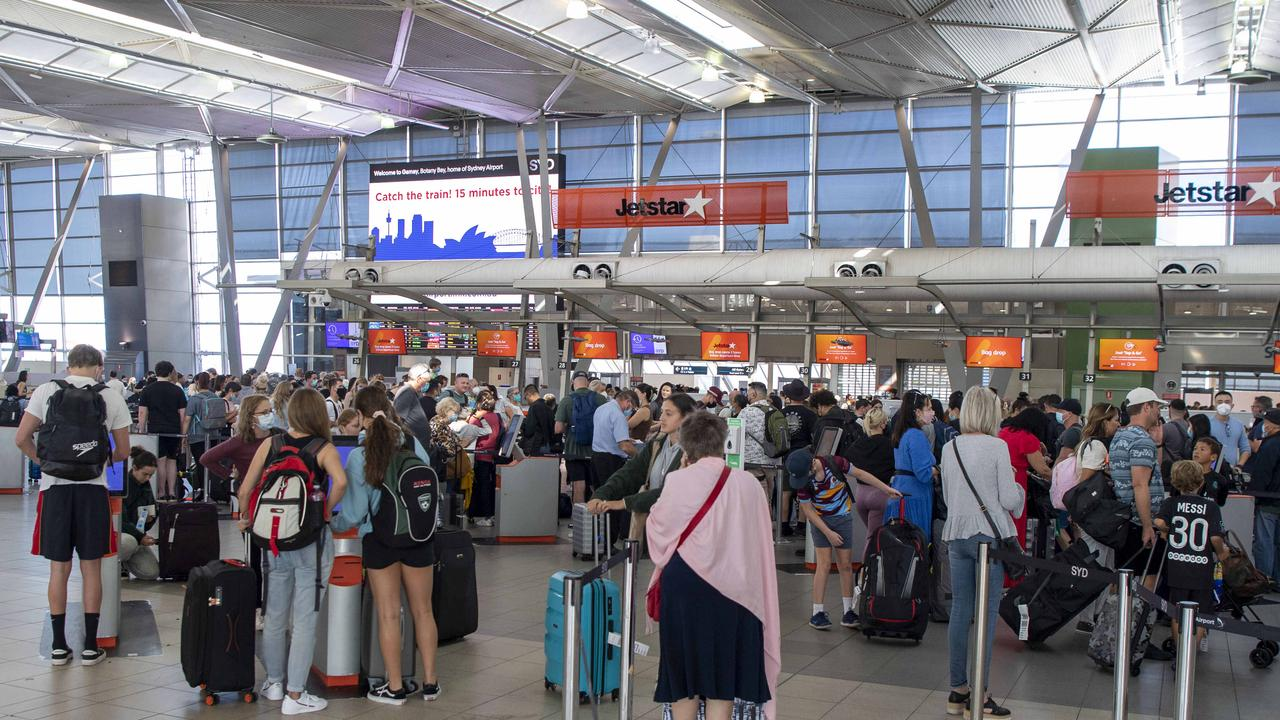long queues at Sydney airport