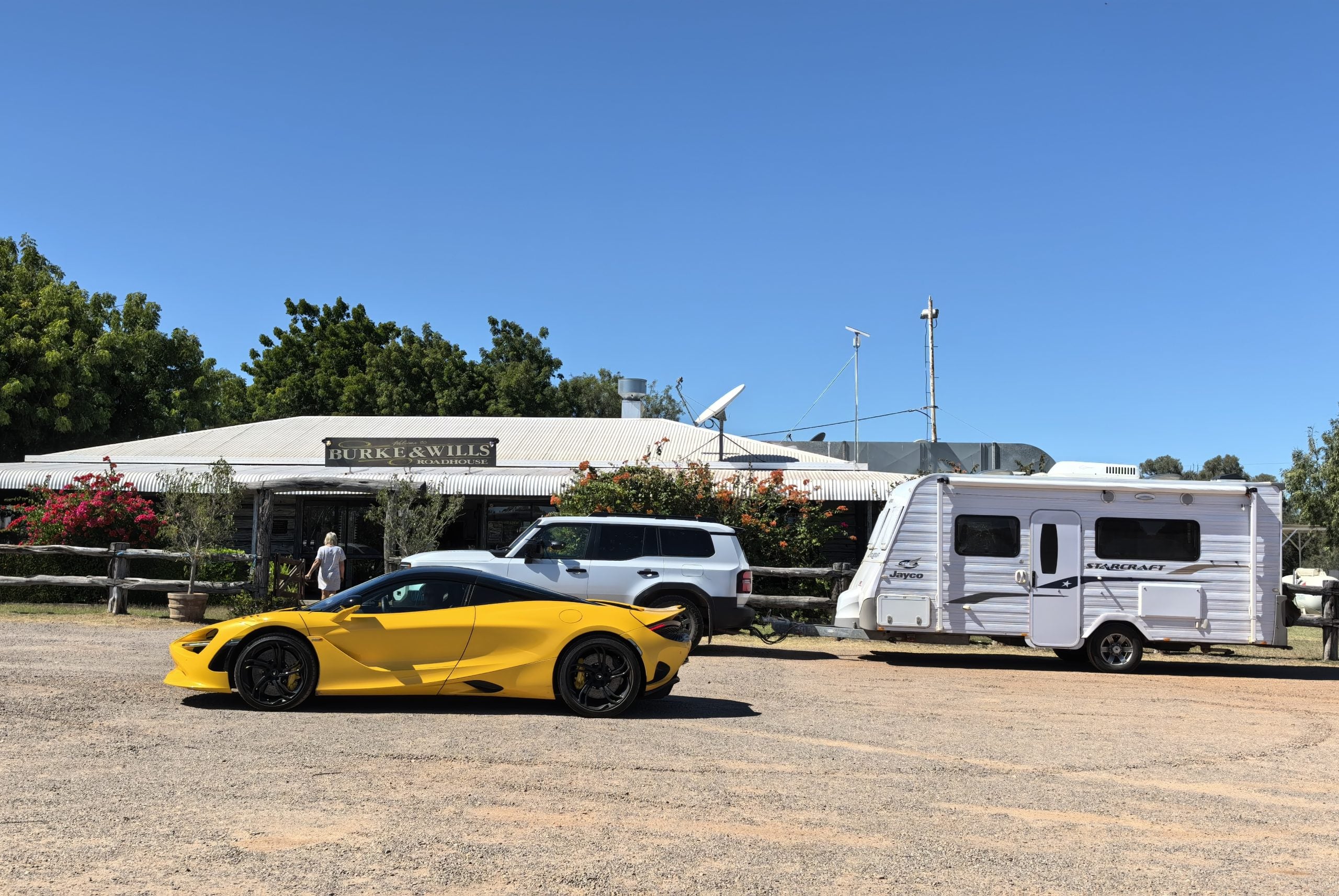 A Retired Australian Man Drove His $600,000 McLaren 16,000kms Around Australia… Literally Around The Whole Country