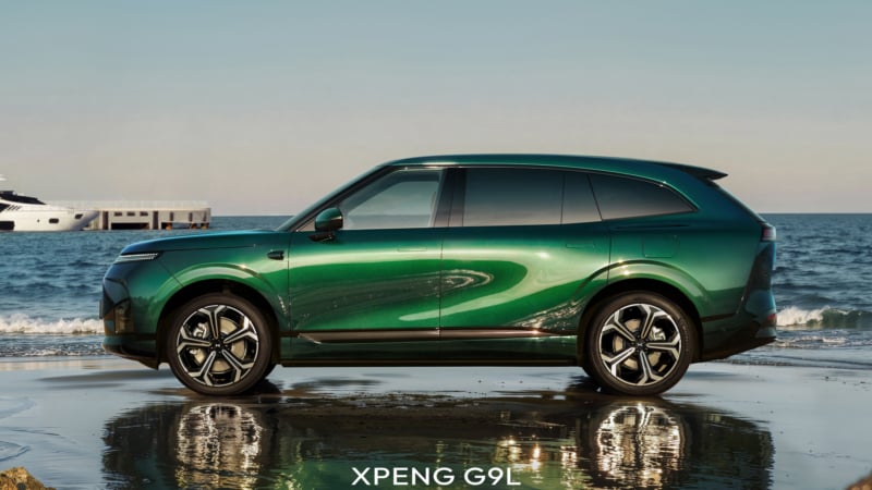 Xpeng G9L exterior in green